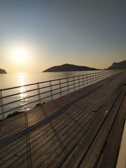 Modern Studio Next To The Sea! Porto Rafti Exterior foto